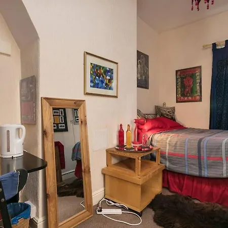 아파트 Digs Self Contained House *