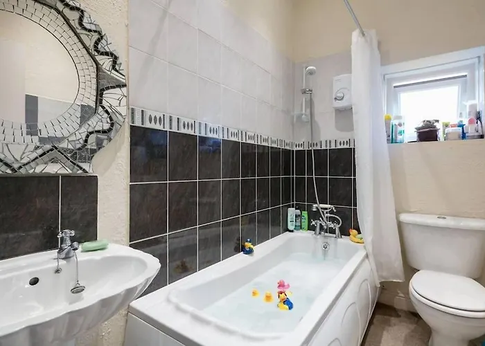 Digs Self Contained House * Bradford (West Yorkshire)