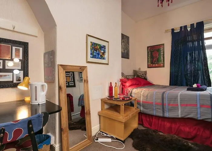 Apartment Digs Self Contained House *