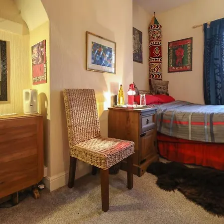 Digs Self Contained House Bradford (West Yorkshire)