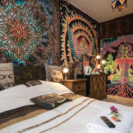 Digs Self Contained House * Bradford (West Yorkshire)